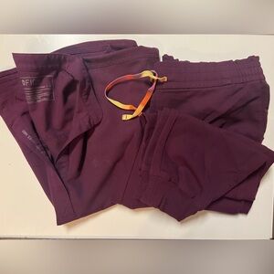 Deep purple scrub set figs